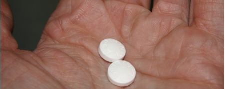 Man con pastillas